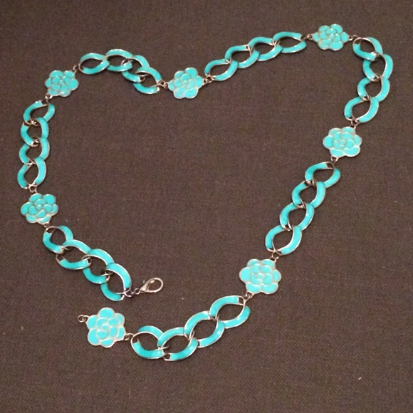 🎵 Bebe Floral Metal Chain Link Belt
