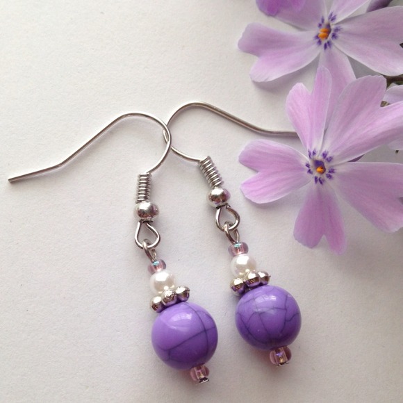 Jewelry - 🔷 Small purple, white, and silver earrings