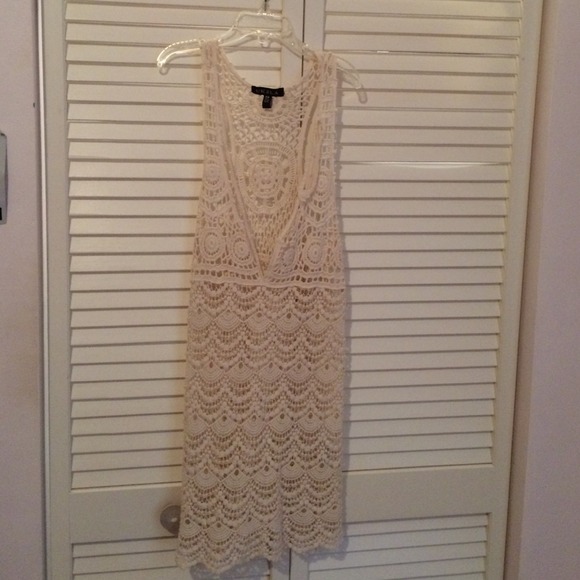 Small crochet cover up