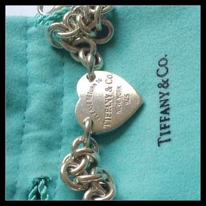 💯Authentic Tiffany bracelet w/ box, bag & cards