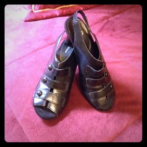 Aerosoles Black Peep-toe Pumps