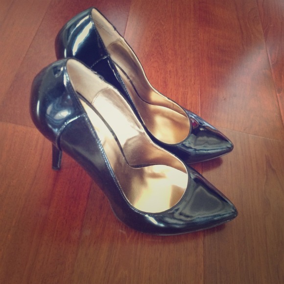 Steve Madden Faux Patent Leather Pumps