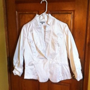 ❄️WINTER SALE❄️ White blazer