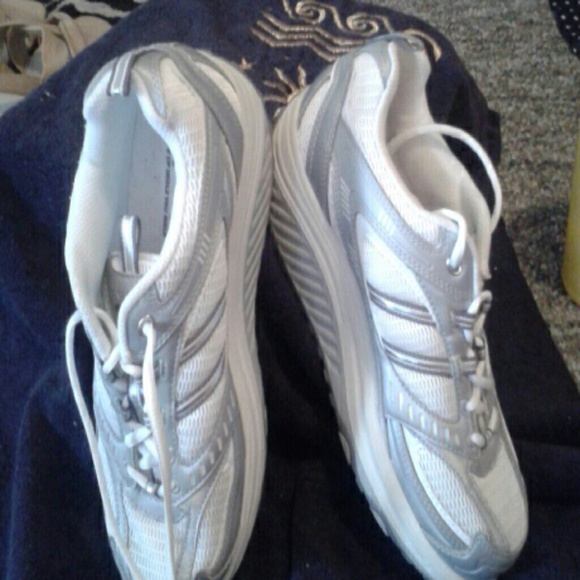 SKECHERS..SHAPE UP WHILE  WALK...