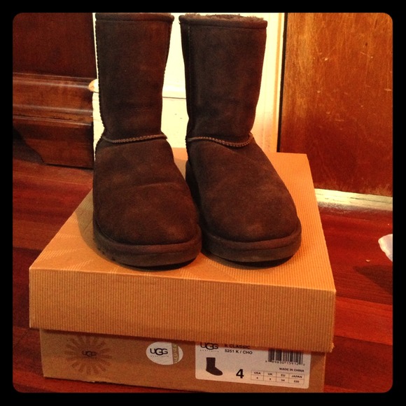 Chocolate brown uggs - Picture 1 of 2