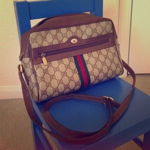 💯% Authentic Gucci bag - Vintage (cross-body)