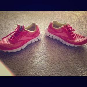 Reebok 6.5 running shoes bundled both reebok