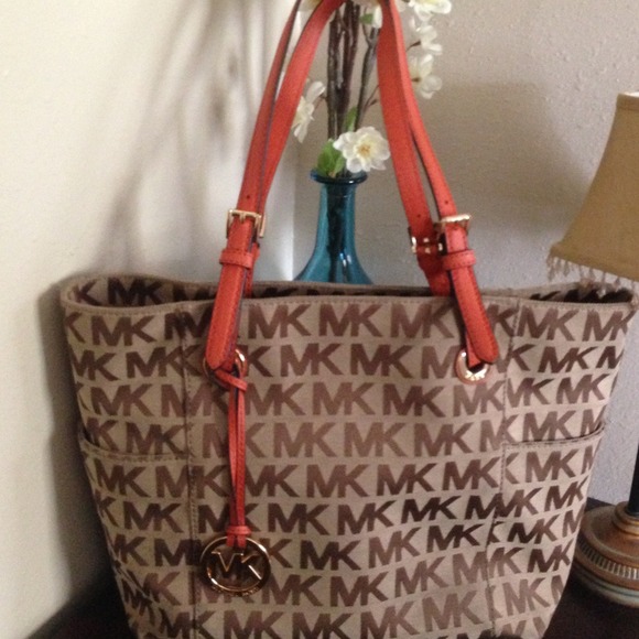 ✂Price Cut✂Authentic👉Michael Kors Tote🌺