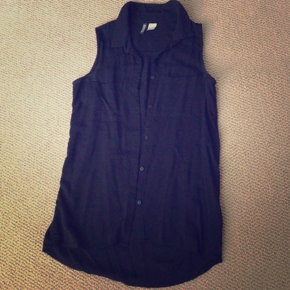 SOLD🎀🎀H&M black sleeveless blouse🎀