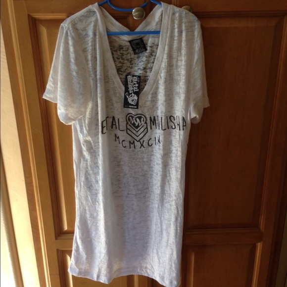 Metal Mulisha v-neck shirt