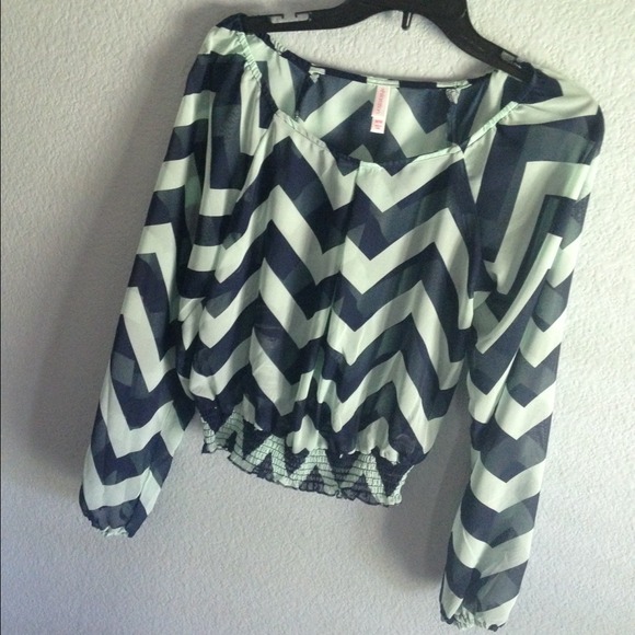 Chevron top