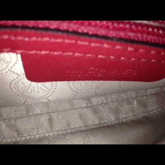 Micheal Kors crossbody bag in red - Picture 4 of 4