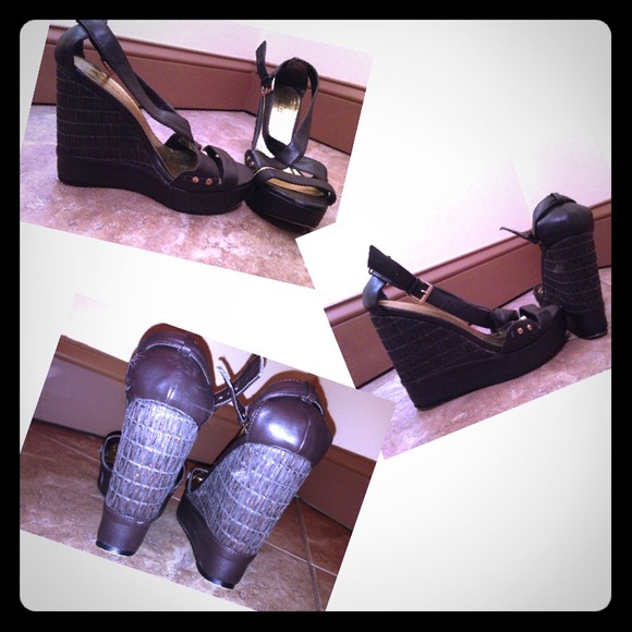 Cute Brown Wedges