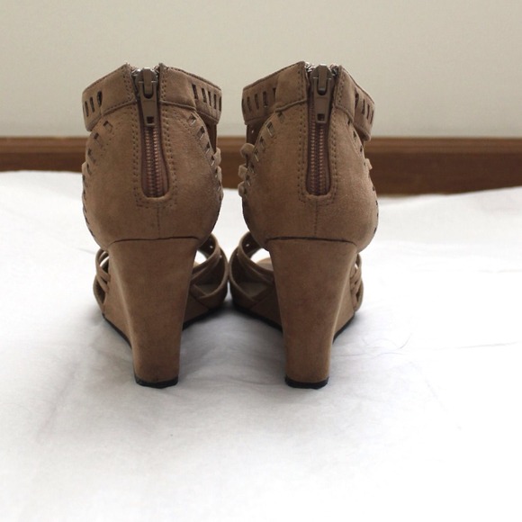 SOLD🚫Charlotte Russe Suede Gladiator Wedge Sandal - Picture 3 of 4