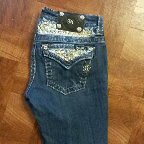 Sold - Picture 1 of 3