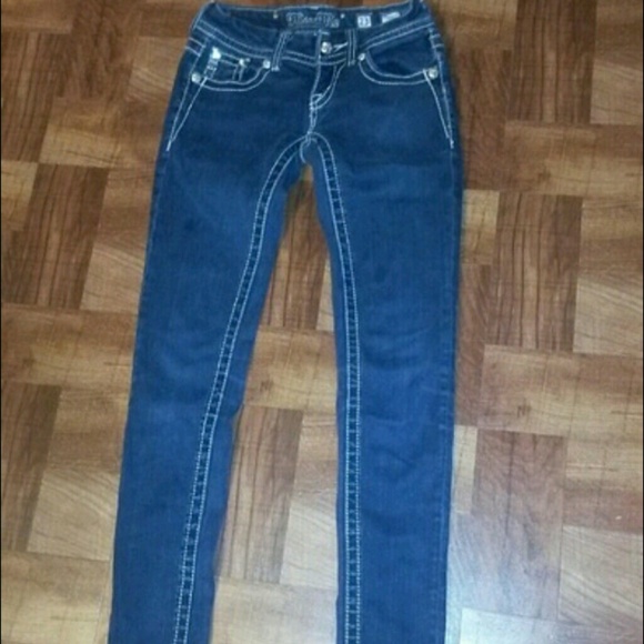 Sold - Picture 3 of 4