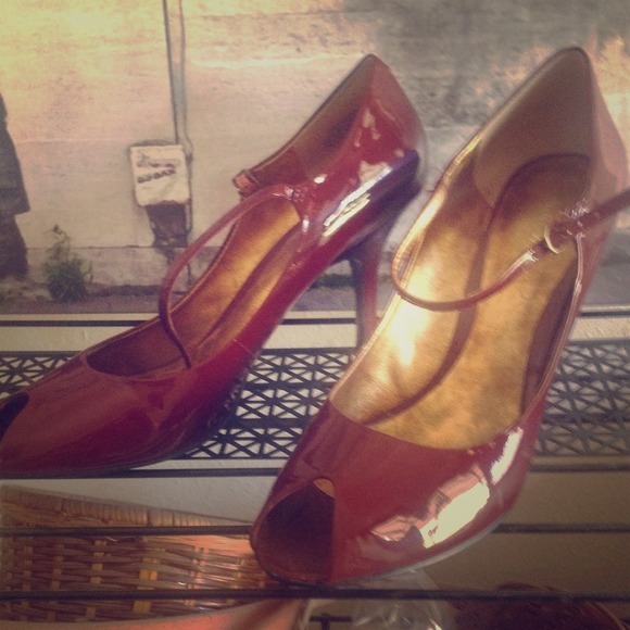 Nine West Blood Red peep toe heel