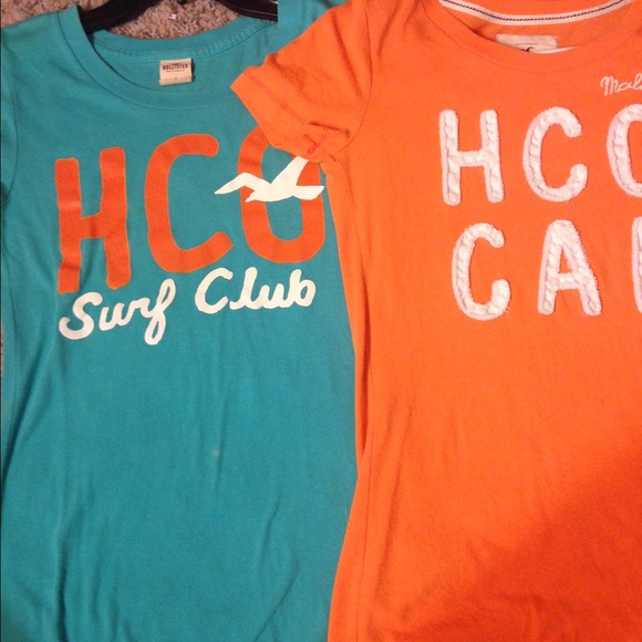 2 Hollister t-shirts