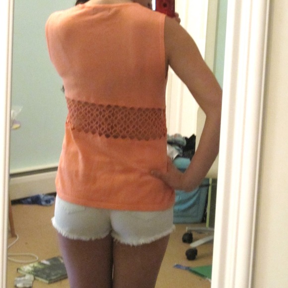 NWOT LF neon pink crop top - Picture 3 of 3