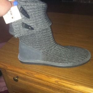 Bear paws knitted boots!!!