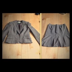 Skirt suit set