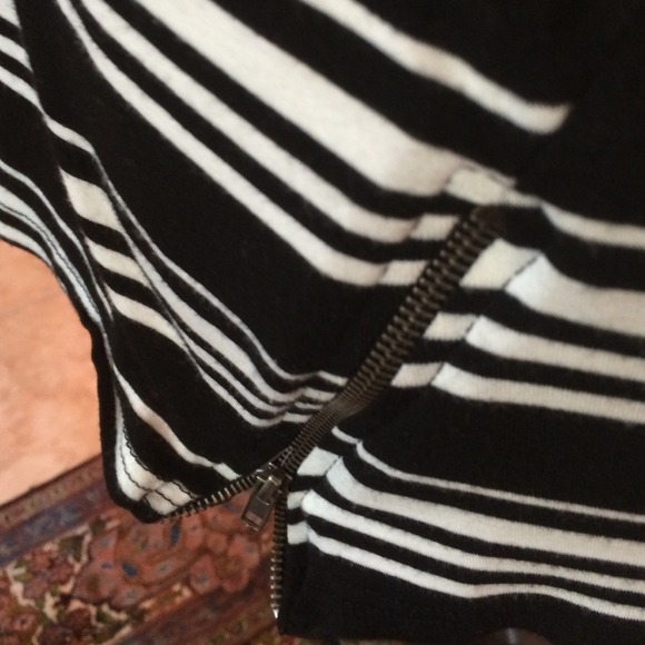 Great top - Picture 2 of 2