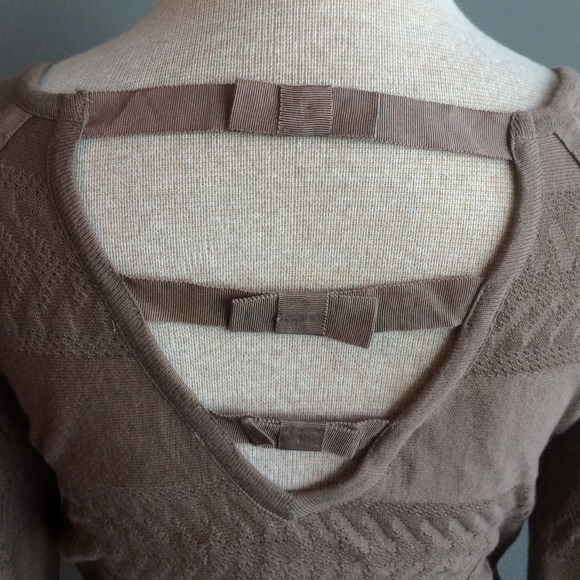 Tunic Top with Ribbon Bow details - Picture 3 of 4