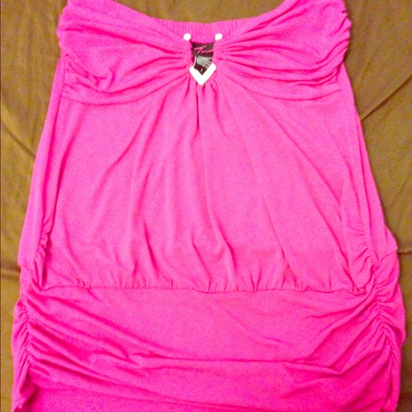 Super cute strapless top!!