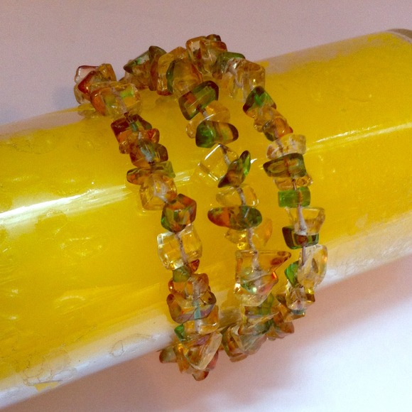 Adjustable glass bracelet