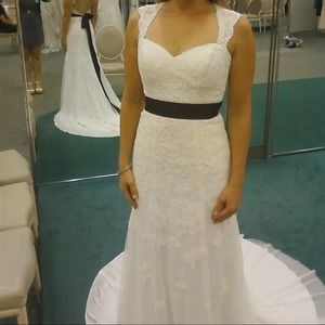 David's bridal key hole wedding dress.