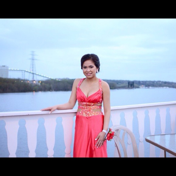 Coral Prom Dress! - Picture 2 of 3