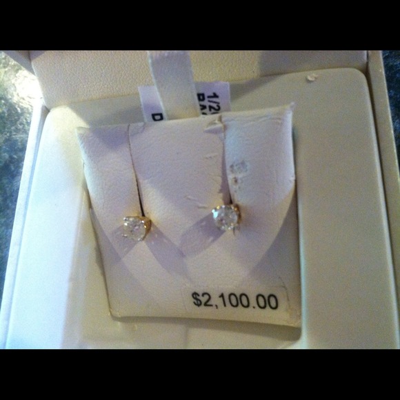 1/2 CTTW diamond earrings 14k gold - Picture 1 of 3