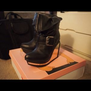 Jeffrey Campbell X-Ray in black