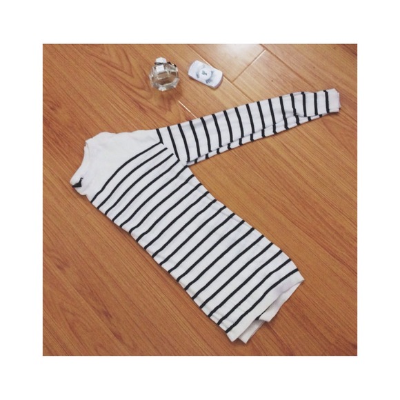 H&M Basic Stripped Top - Picture 2 of 4