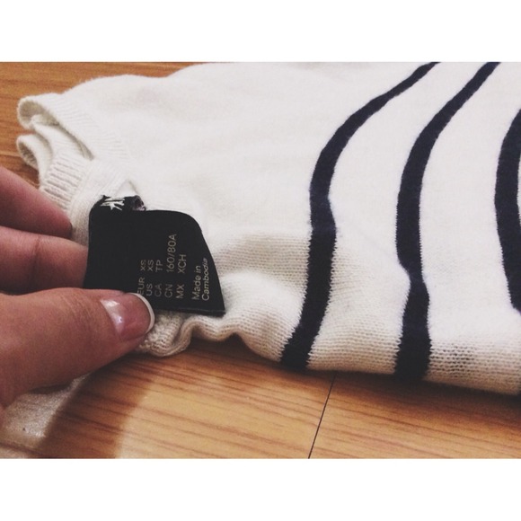 H&M Basic Stripped Top - Picture 3 of 4