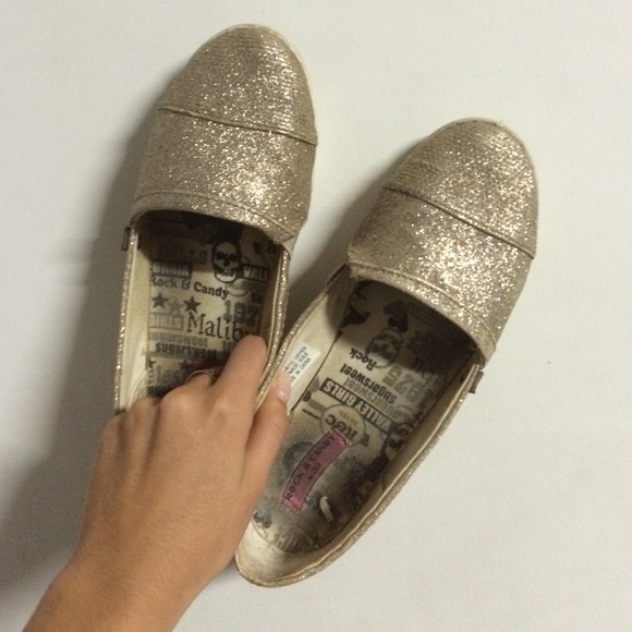 Gold glittery shoes