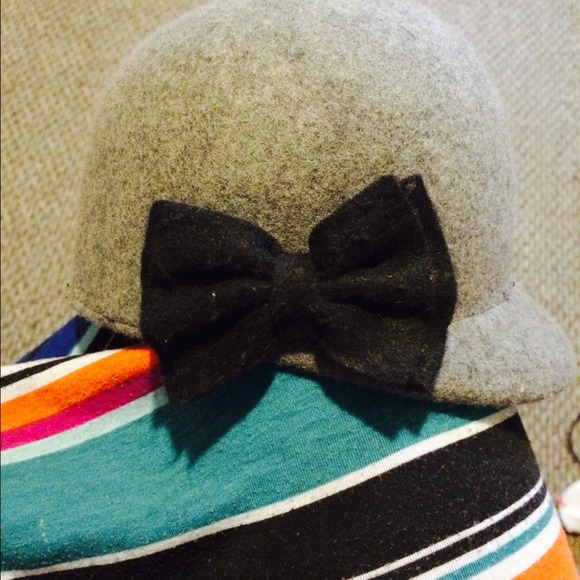 Girl grey wool kids hat black velvet bow