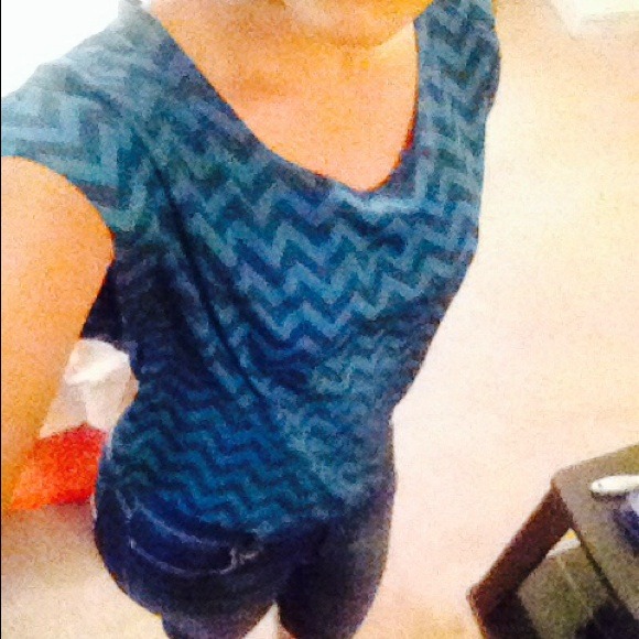 Chevron top! - Picture 2 of 2