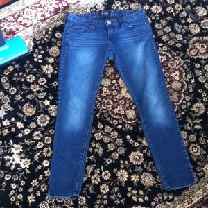 GUESS blue stretchy jeans
