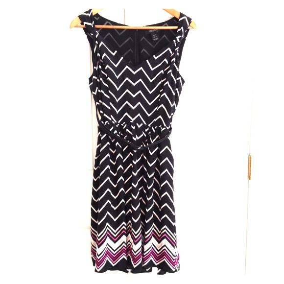 Reduced!! WHBM Sassy silk ladylike dress 💃
