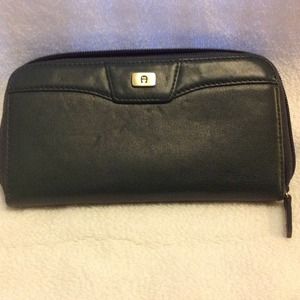 Leather wallet - Organization Perfection!