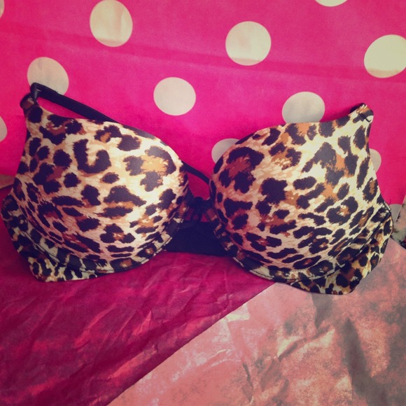 Victoria secret miraculous plunge bra