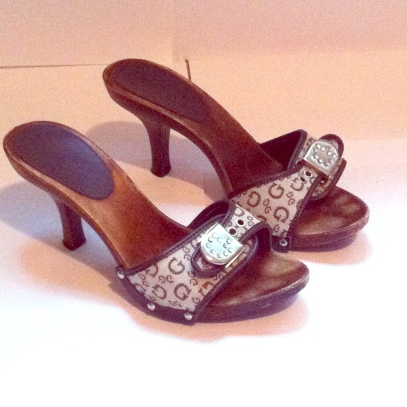 Low heel Guess