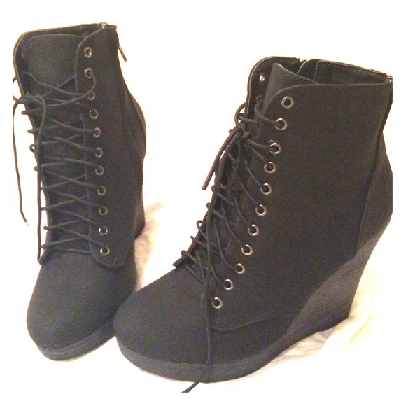 Deena & Ozzy Black Wedge Booties