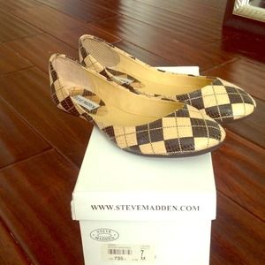 Steve Madden Argyle Flats