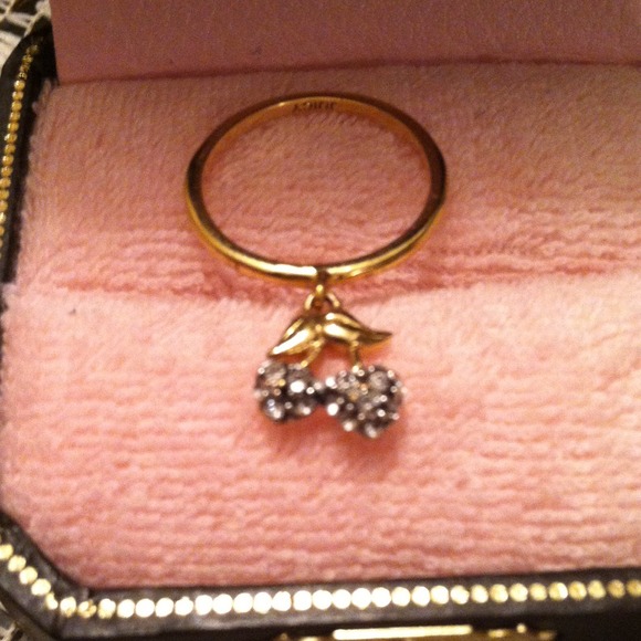 Juicy couture ring simply beautiful!