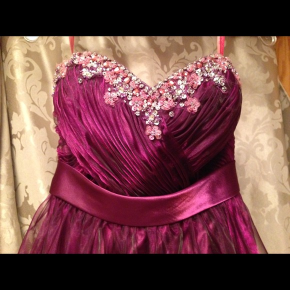 "Flirt" formal dress - Picture 2 of 3