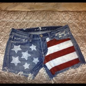 PERFECT CUTE AND SEXY AMERICAN FLAG Jean Shorts