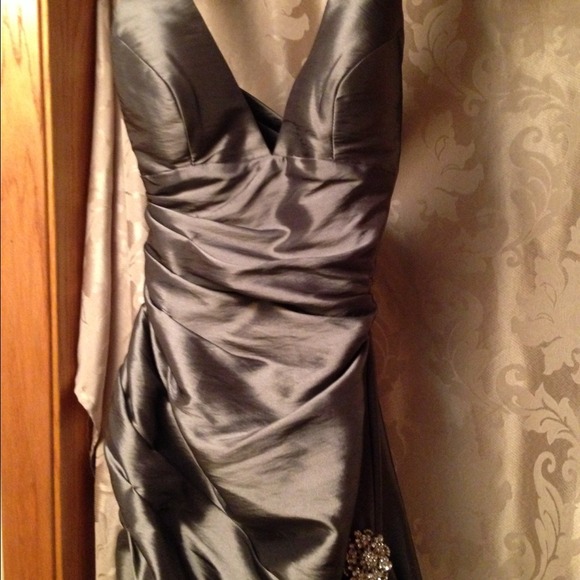"Flirt" formal dress - Picture 2 of 3