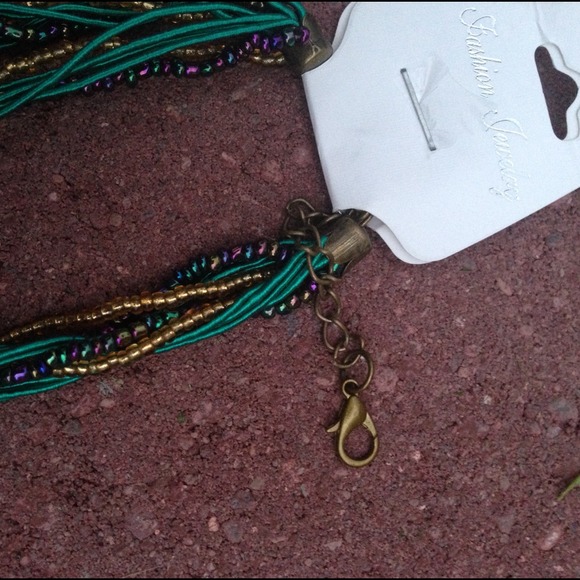 Beautiful Peacock Necklace❌SOLD❌ - Picture 3 of 4